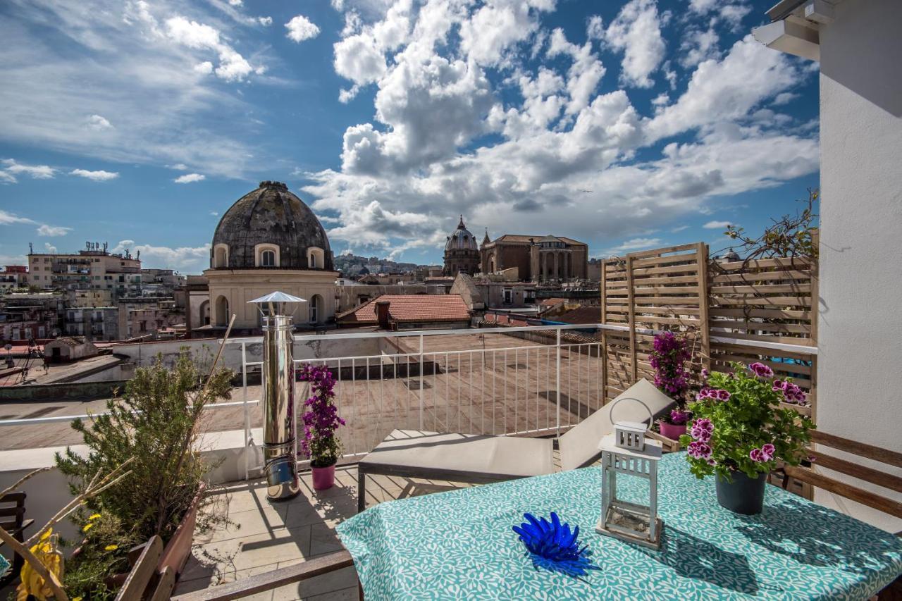 Relais Old From A Terrace Napels